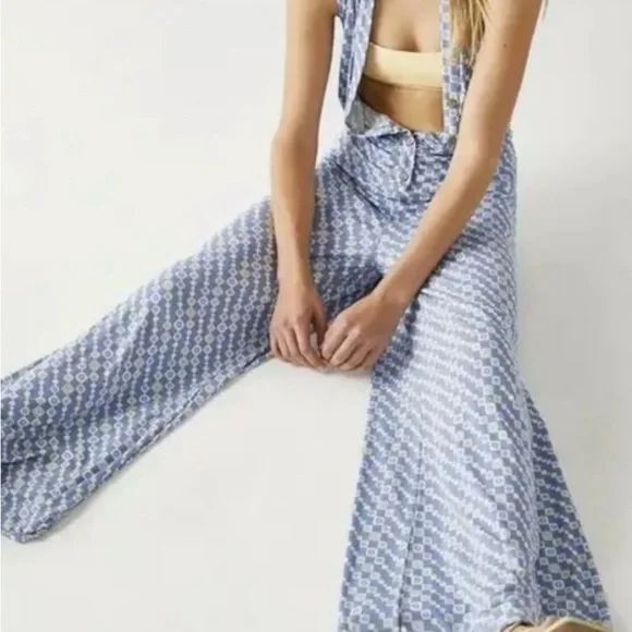 New without tags Free People Size Small
Shayla Jumpsuit Halter style 
Wide Leg - Picture 6 of 10